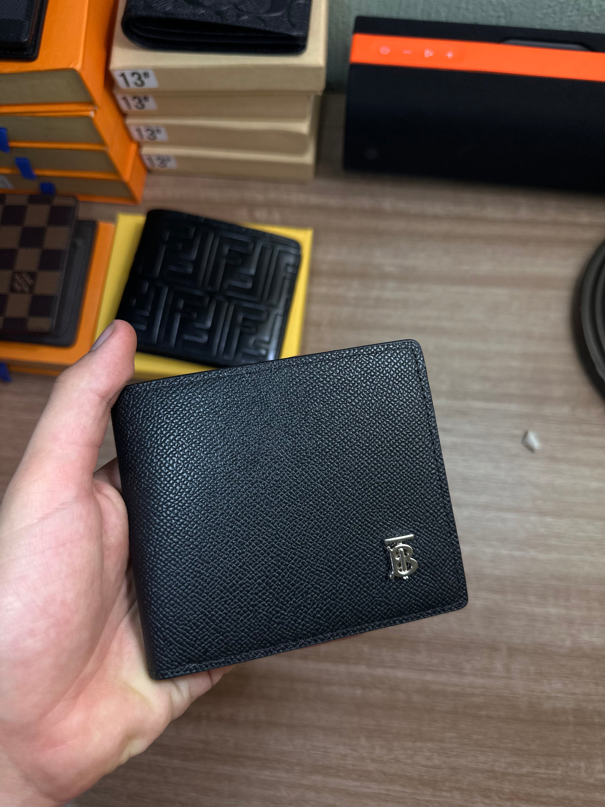 Burberry TB Negro/plateado