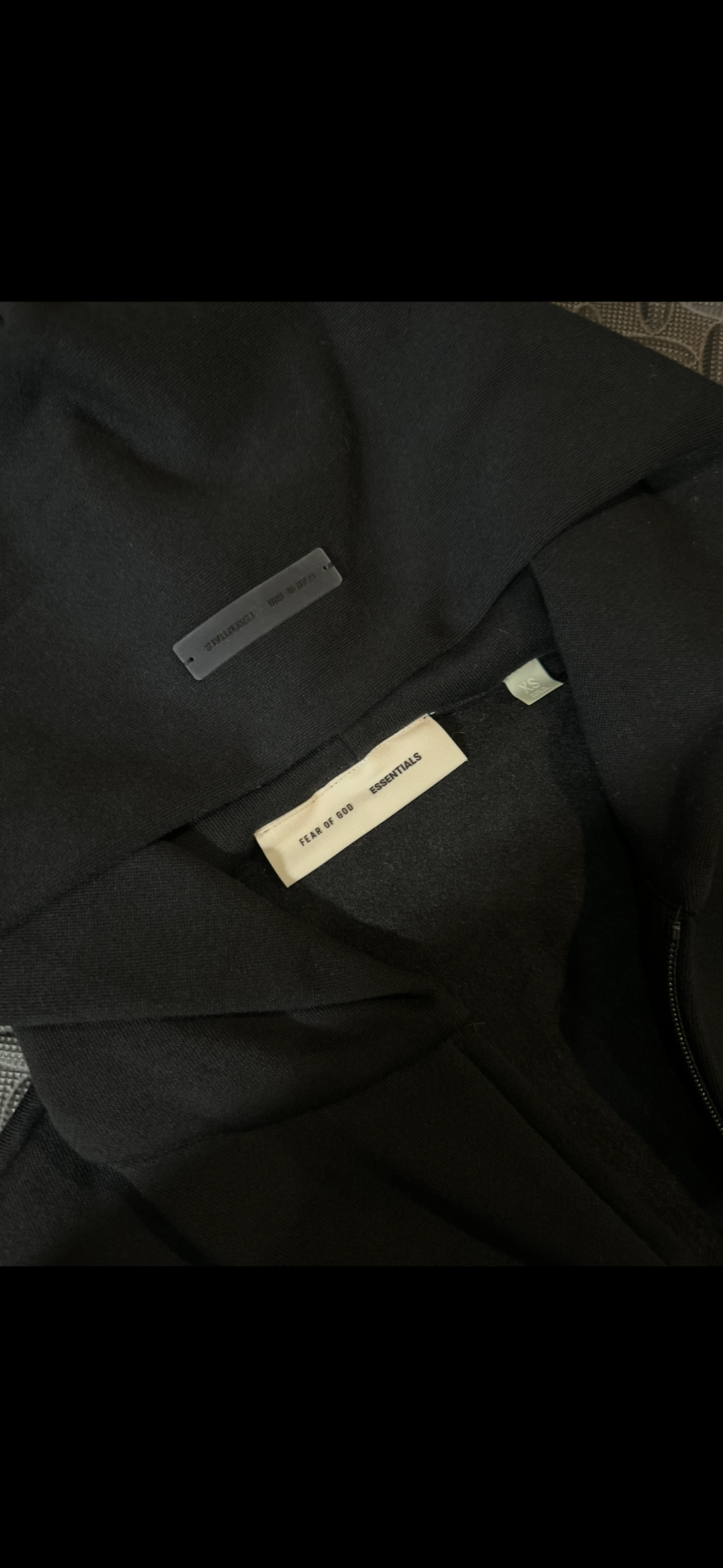 ESSENTIALS FOG TOTAL BLACK/SS2025 (ZIPPER)