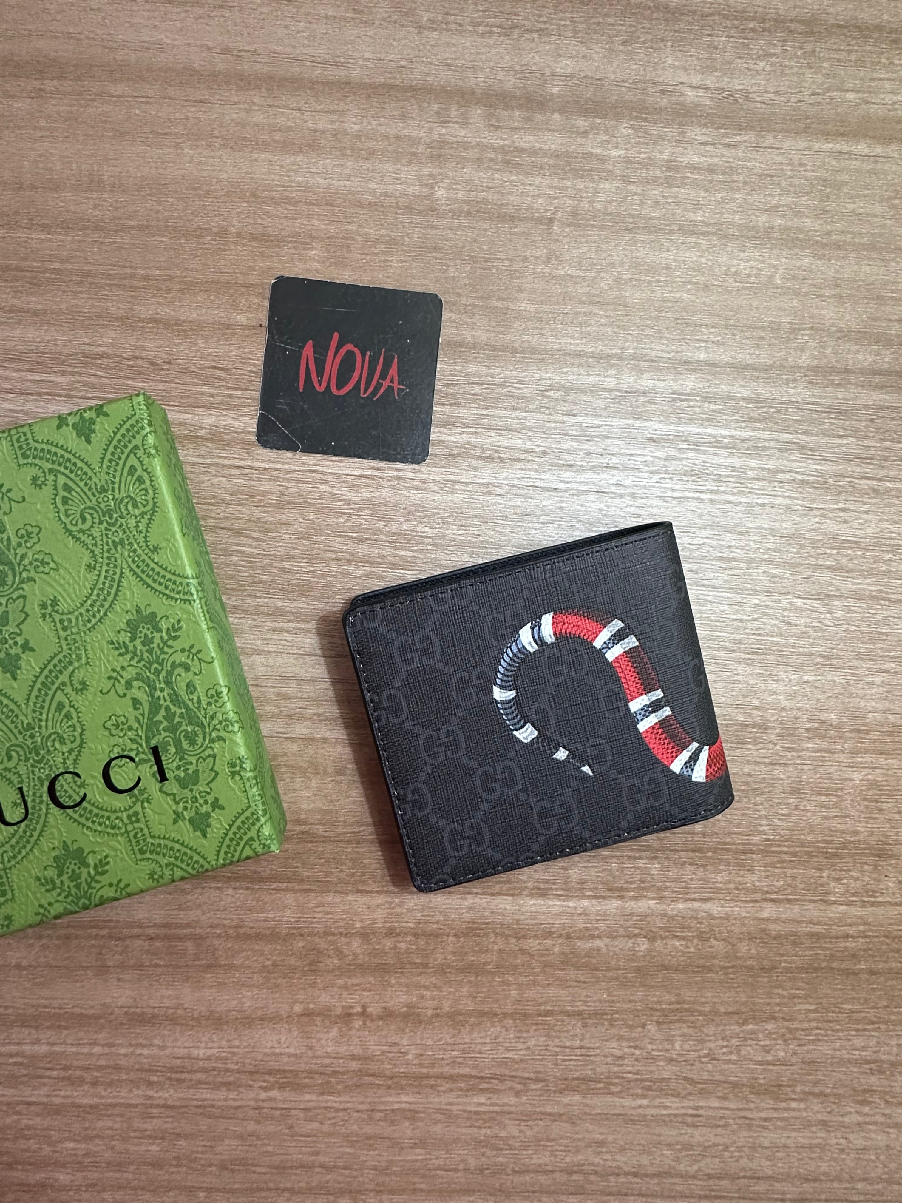 GUCCI GG SUPREME SNAKE NEGRA