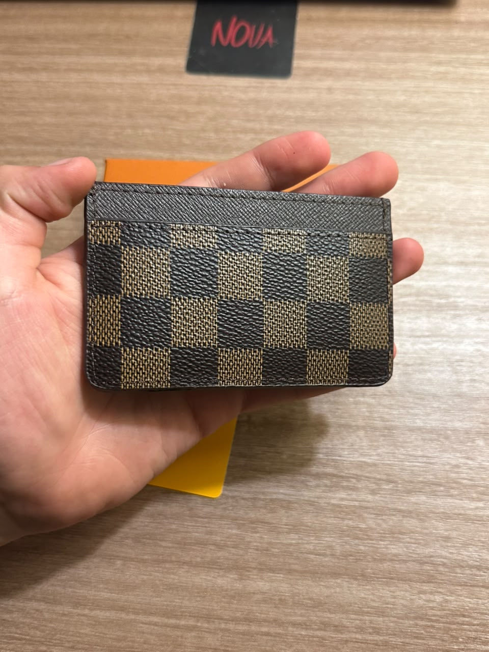 TARJETERO LV SQUARES BROWN