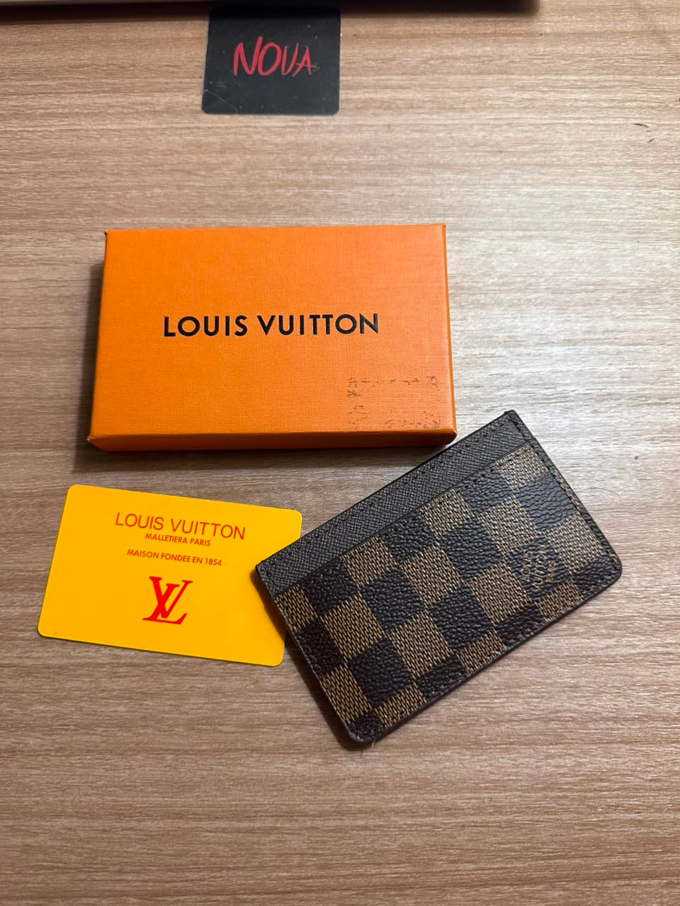 TARJETERO LV SQUARES BROWN